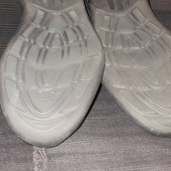 Nike ACG Gray and Black Athletic Shoes - Picture 13 of 13